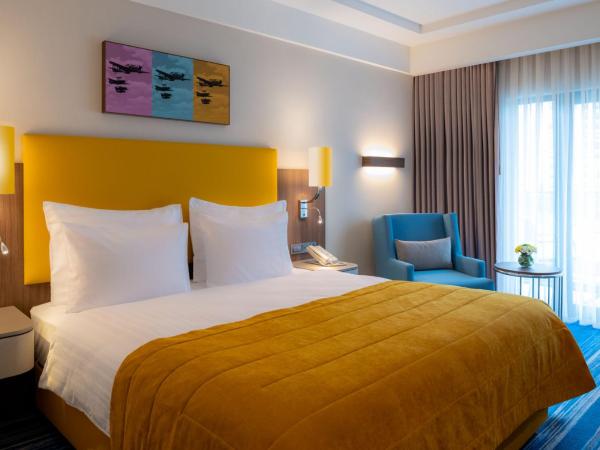 Mövenpick Hotel Istanbul Asia Airport : photo 1 de la chambre chambre lit king-size classique