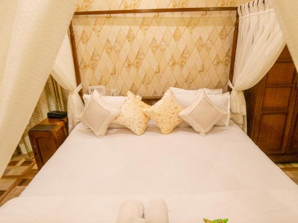 Hotel Cecil : photo 6 de la chambre suite lit king-size avec balcon