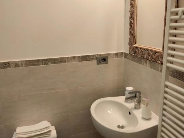 BeB San Lorenzo : photo 5 de la chambre chambre double ou lits jumeaux avec salle de bains privative