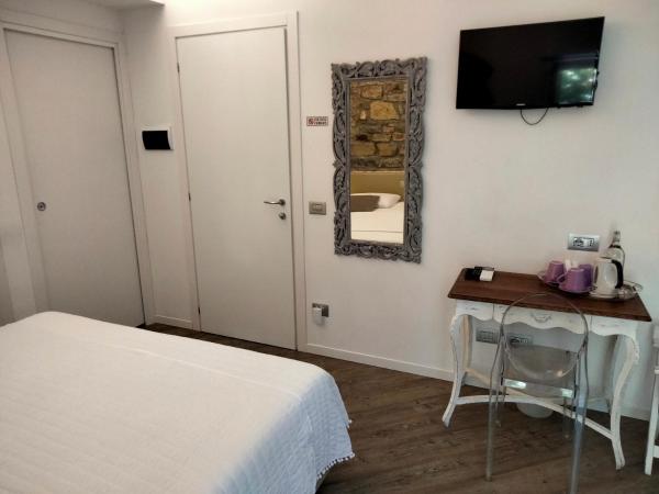 BeB San Lorenzo : photo 10 de la chambre chambre double ou lits jumeaux avec salle de bains privative