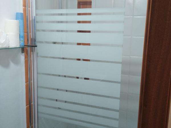 Vivienda Turística Templo Romano : photo 3 de la chambre chambre double avec salle de bains privative