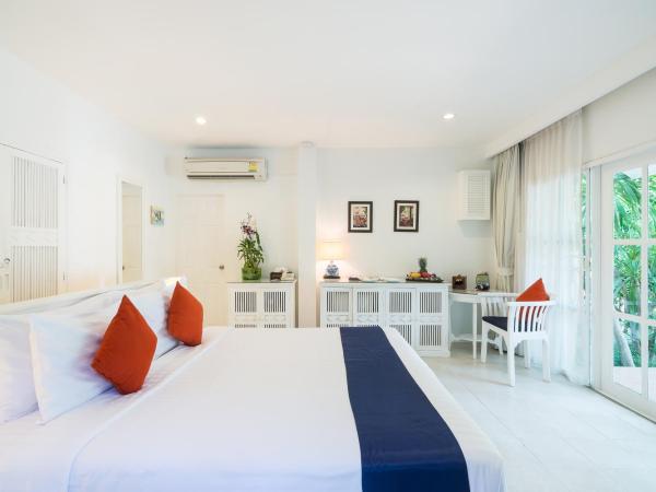 Laksasubha Hua Hin : photo 1 de la chambre grand hébergement lit king-size - vue sur jardin