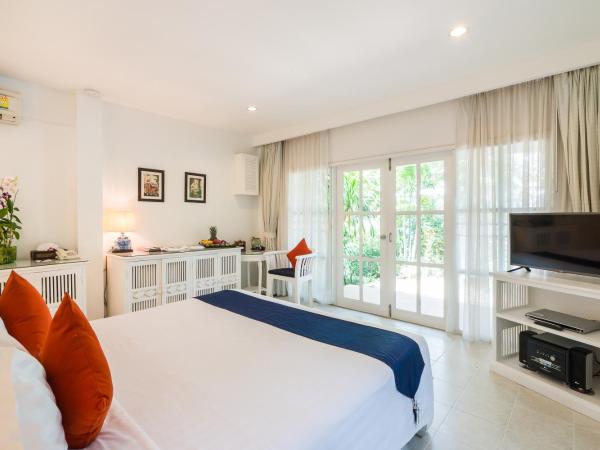 Laksasubha Hua Hin : photo 1 de la chambre hébergement lit king-size - vue sur jardin