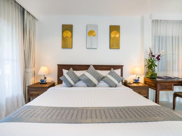 Laksasubha Hua Hin : photo 4 de la chambre hébergement lit king-size avec véranda - côté jardin