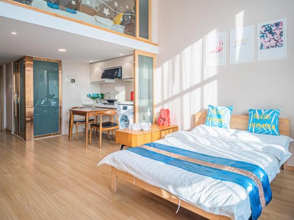 July Apartment : photo 1 de la chambre preferred loft family room