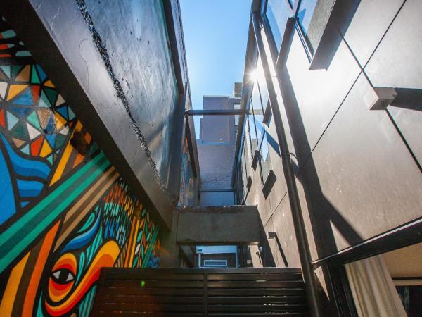 The Constance Fortitude Valley : photo 6 de la chambre hotel king with courtyard with free wifi