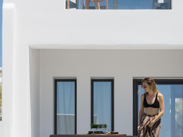 Milestones Naxos : photo 2 de la chambre grande suite avec piscine privée - vue sur mer