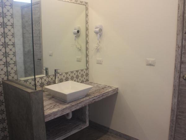 Little Gem Hotel Tulum La Veleta : photo 8 de la chambre suite lit queen-size avec balcon - vue sur piscine