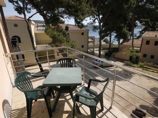 Apartments and rooms by the sea Rogoznica - 3266 : photo 6 de la chambre appartement 1 chambre avec terrasse - vue sur mer