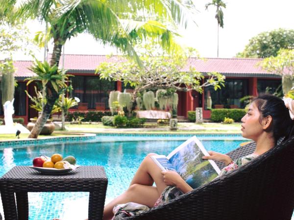 Mai Morn Resort SHA Plus : photo 1 de la chambre chambre double ou lits jumeaux de luxe avec accès piscine