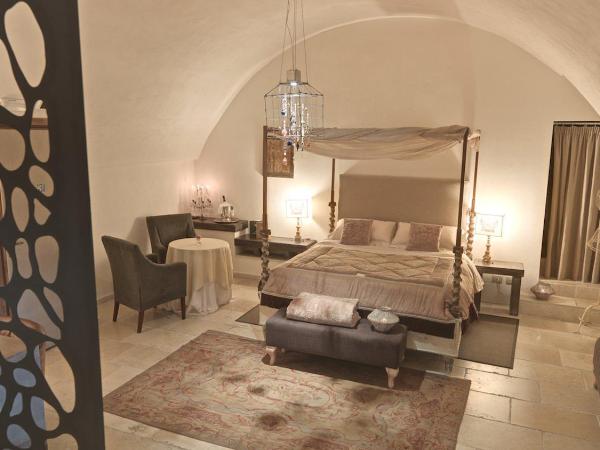 Dimora Storica Torre Del Parco 1419 : photo 2 de la chambre chambre double de luxe - bain à remous plus spacieux