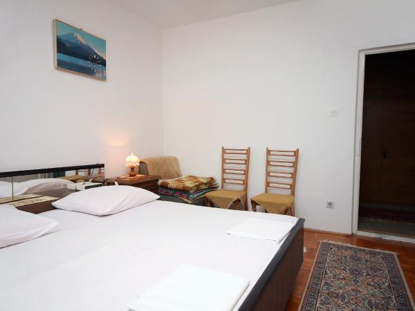 Rooms with WiFi Dubrovnik - 4693 : photo 2 de la chambre chambre double avec terrasse - vue sur mer