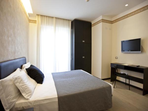 Hotel Aurora : photo 2 de la chambre chambre double ou lits jumeaux