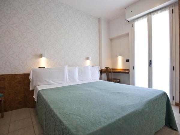 Hotel Aurora : photo 1 de la chambre chambre double ou lits jumeaux - annexe