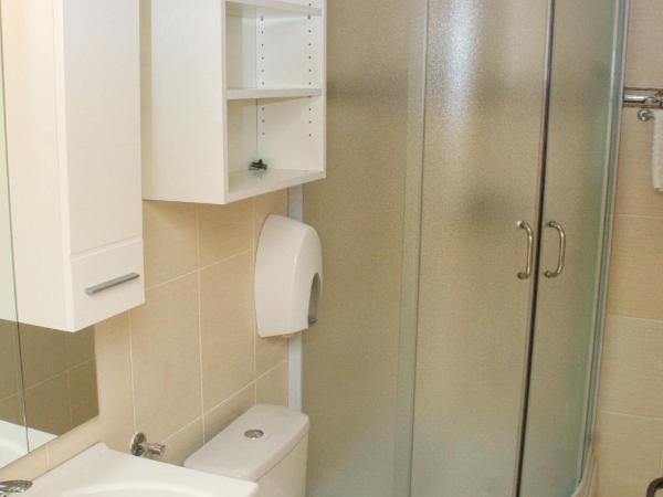 Apartments and rooms by the sea Rogoznica - 3097 : photo 5 de la chambre appartement 2 chambres avec terrasse et vue sur la mer