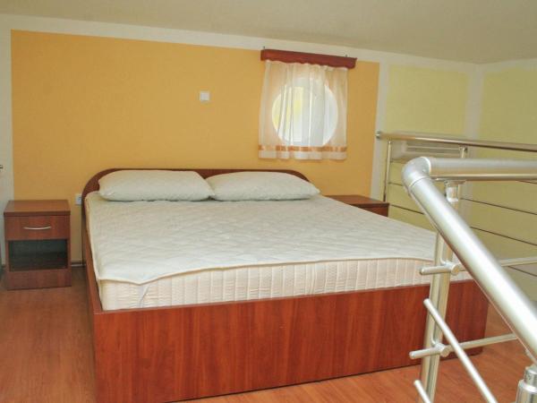 Apartments and rooms by the sea Rogoznica - 3097 : photo 1 de la chambre studio avec terrasse