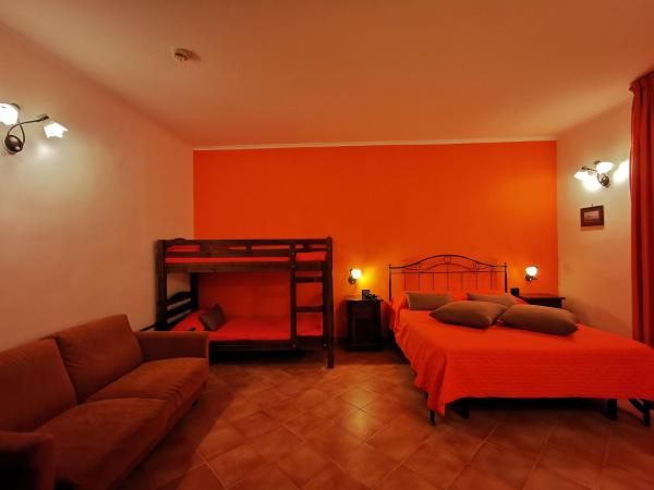 Hotel Neapolis : photo 1 de la chambre chambre familiale