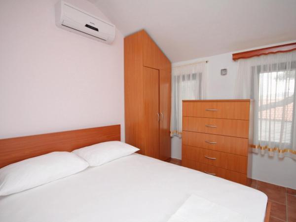 Apartments and rooms by the sea Rogoznica - 3266 : photo 3 de la chambre chambre double
