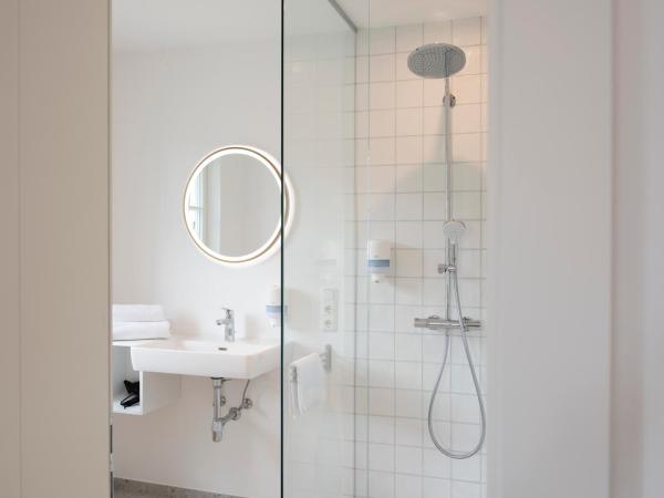 Quartier 99 : photo 2 de la chambre grande chambre simple