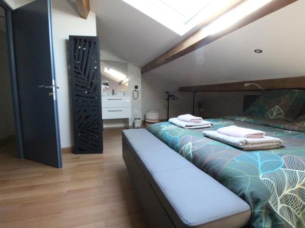 Au coeur de la Roque d'Anthéron - Aux portes du Lubéron : photo 2 de la chambre chambre double avec salle de bains privative