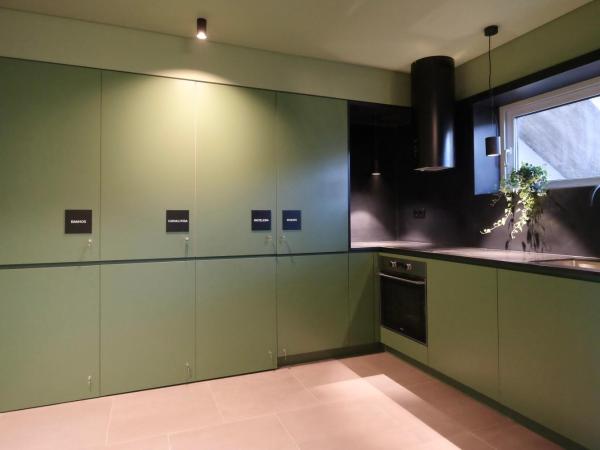 Oporto CoLiving Circunvalação 13250 : photo 7 de la chambre chambre double avec salle de bains privative