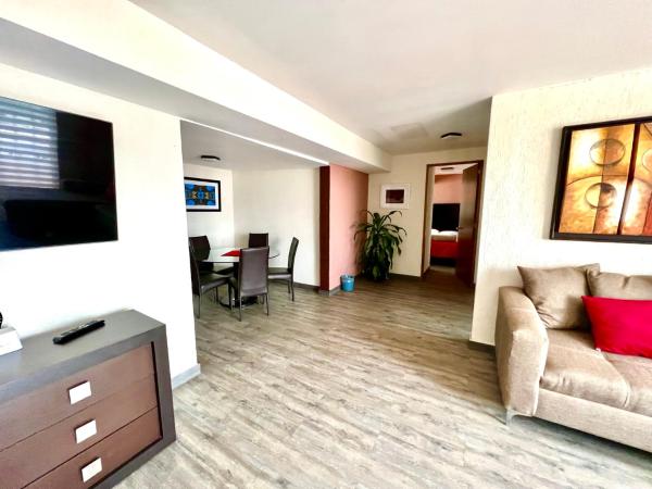 Downtown Treasure Place : photo 1 de la chambre appartement avec balcon