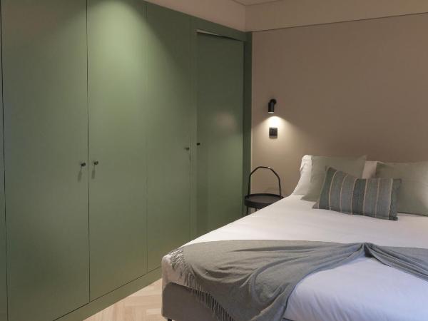 Oporto CoLiving Circunvalação 13250 : photo 10 de la chambre chambre double avec salle de bains privative