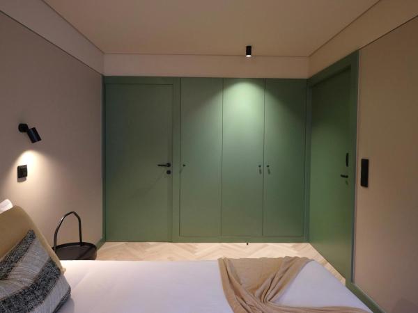 Oporto CoLiving Circunvalação 13250 : photo 7 de la chambre chambre double avec salle de bains privative