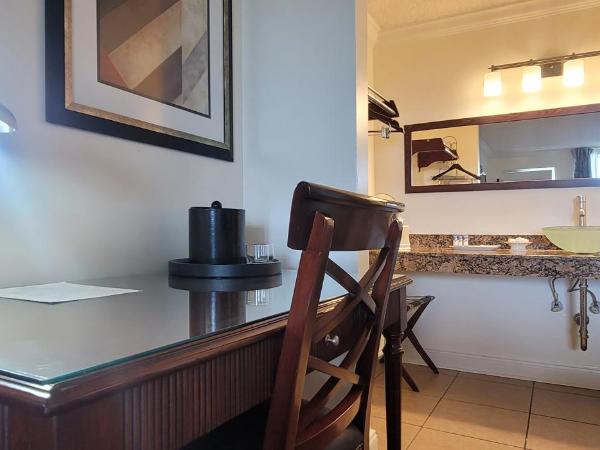 Fort Lauderdale Grand Hotel : photo 10 de la chambre hébergement lit king-size traditionnel - côté ville