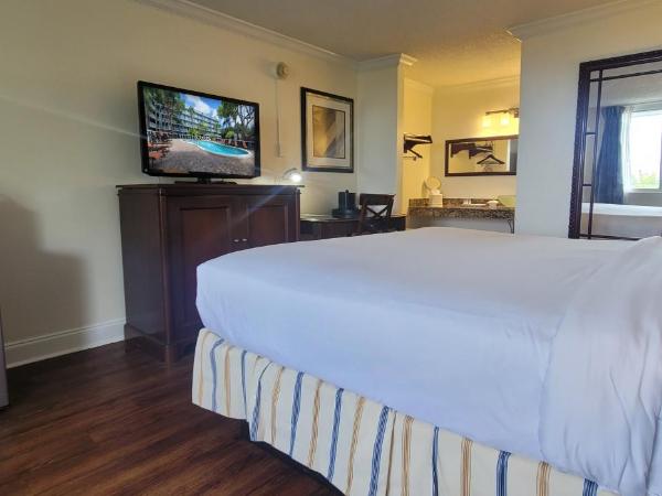 Fort Lauderdale Grand Hotel : photo 2 de la chambre hébergement lit king-size traditionnel - côté ville