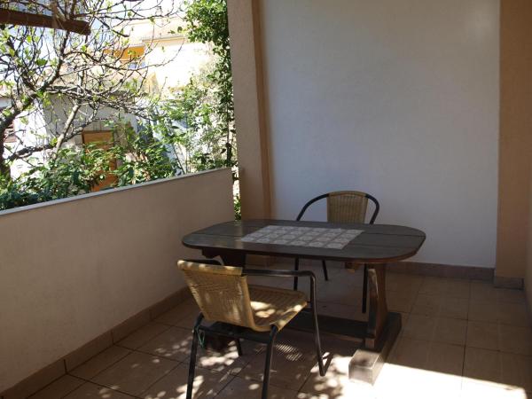 Rooms with a parking space Krk - 5360 : photo 4 de la chambre chambre double avec terrasse