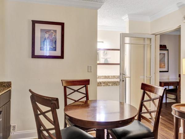 Fort Lauderdale Grand Hotel : photo 6 de la chambre suite traditionnelle avec 2 lits queen-size - côté piscine