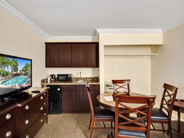 Fort Lauderdale Grand Hotel : photo 3 de la chambre suite traditionnelle avec 2 lits queen-size - côté piscine