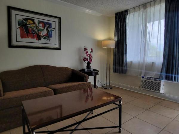 Fort Lauderdale Grand Hotel : photo 4 de la chambre suite lit king-size traditionnelle - côté piscine