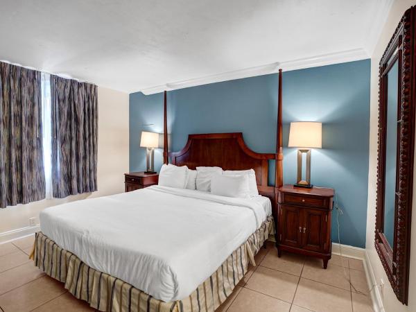 Fort Lauderdale Grand Hotel : photo 10 de la chambre suite lit king-size traditionnelle - côté piscine