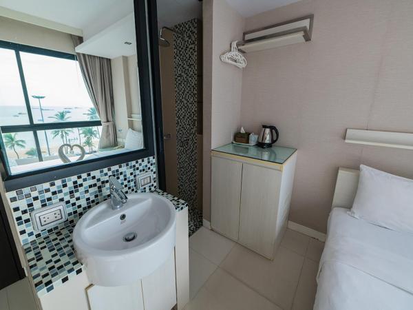 Serenotel Pattaya : photo 10 de la chambre chambre double standard - vue sur mer