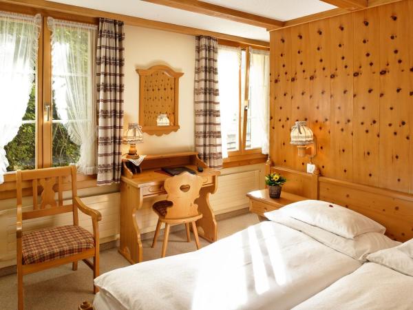 Hotel Alpenrose Wengen - bringing together tradition and modern comfort : photo 1 de la chambre petite chambre double