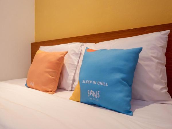 Sans Hotel Pippo Yogyakarta by RedDoorz : photo 4 de la chambre chambre double supérieure