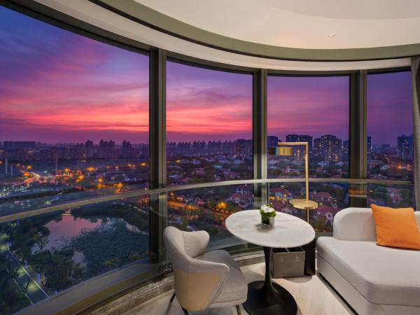 Novotel Shanghai Caohejing : photo 3 de la chambre chambre lit king-size deluxe - vue sur lac