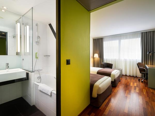 Holiday Inn Zürich Messe, an IHG Hotel : photo 3 de la chambre chambre lits jumeaux standard
