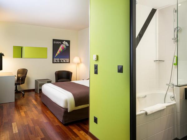 Holiday Inn Zürich Messe, an IHG Hotel : photo 3 de la chambre chambre lit king-size premium - non-fumeurs