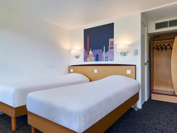 Kyriad Tarbes Bastillac : photo 3 de la chambre chambre lits jumeaux