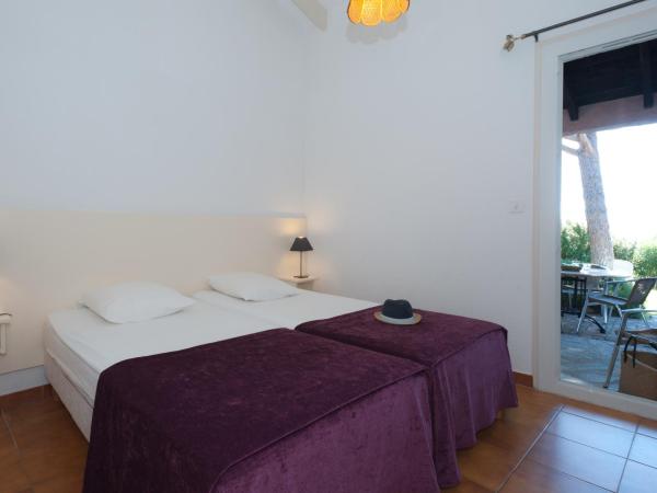 Résidence Marina Di Santa Giulia : photo 7 de la chambre appartement classique - 2 chambres