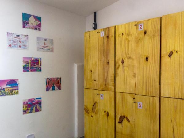 Aloha Hostel Pinhões : photo 5 de la chambre lit simple dans dortoir pour hommes