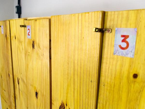 Aloha Hostel Pinhões : photo 10 de la chambre lit simple dans dortoir pour hommes