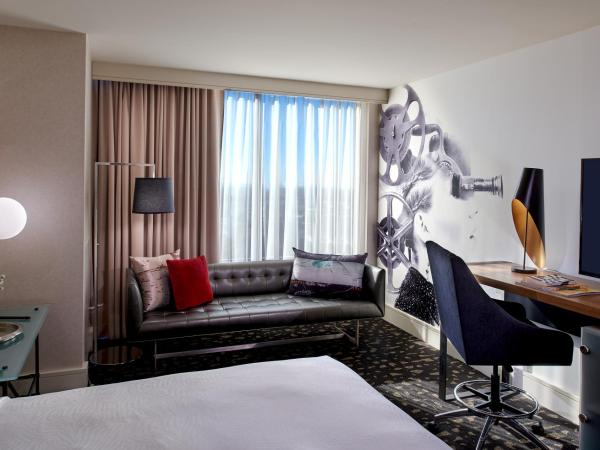 Kimpton Hotel Palomar Los Angeles Beverly Hills, an IHG Hotel : photo 1 de la chambre chambre lit king-size essential - vue sur beverly hills