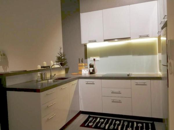 Charming Bedroom - next to train station at Est Bangsar : photo 2 de la chambre appartement avec douche