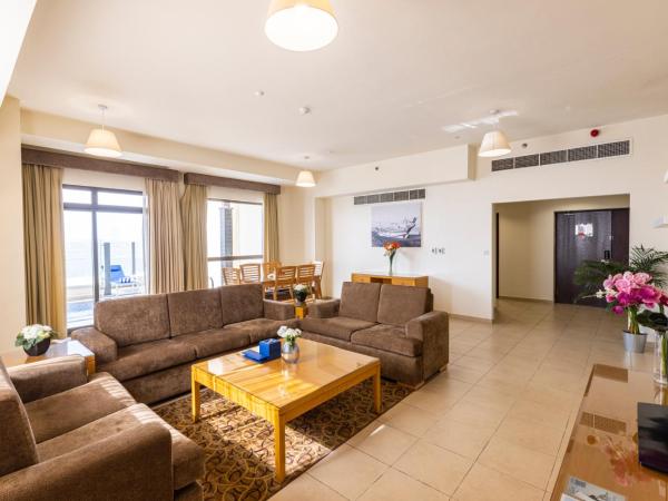Roda Amwaj Suites Jumeirah Beach Residence : photo 5 de la chambre hébergement 3 chambres avec piscine privée