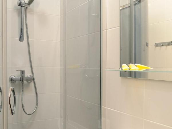 Baza Hotelowa Bobrowiecka 9 : photo 8 de la chambre chambre lits jumeaux