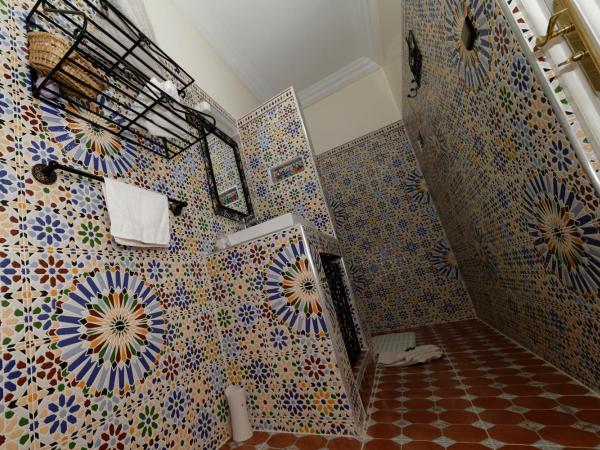 Riad Parfums de OUARZAZATE : photo 8 de la chambre chambre deluxe